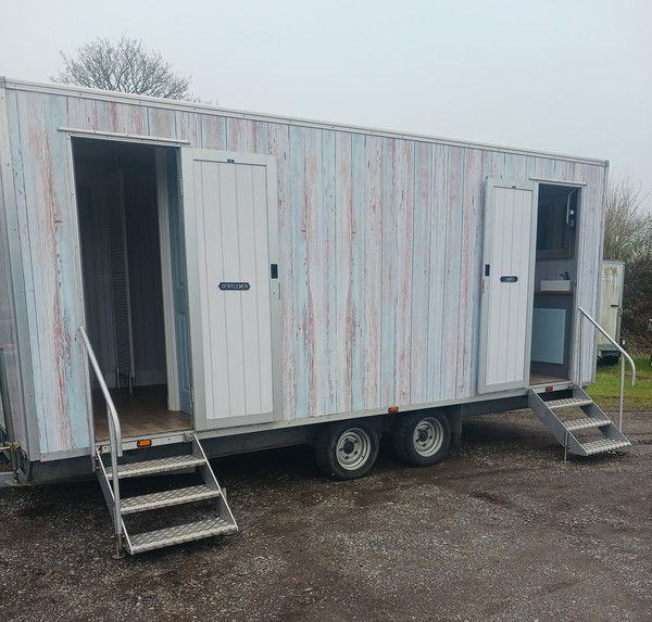 3 + 1 Luxury Toilet Trailer For Sale
