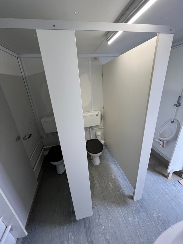 Secondhand Used 13ft x 9ft 2+1 Toilet Cabin
