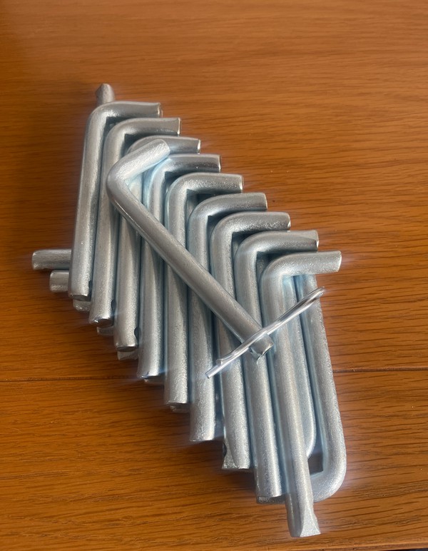 2x Pack of 20 Frame Pins And 'R' Clips For Sale 2x Pack of 20 Frame Pins And 'R' Clips For Sale