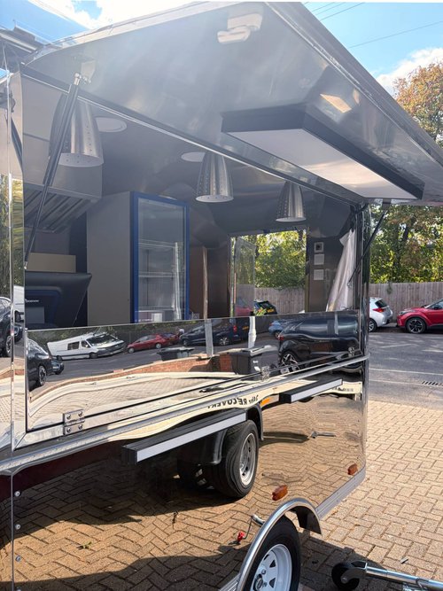 Catering trailer hatch