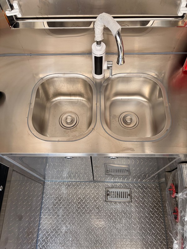 Catering trailer with double sink