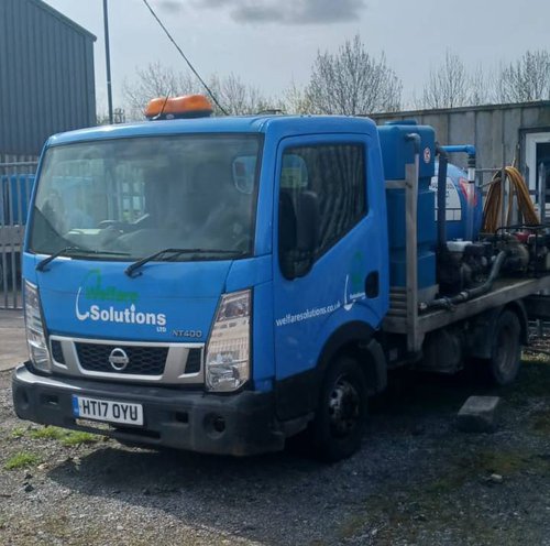 Toilet Service Vehicle Vacuum Tanker for sale