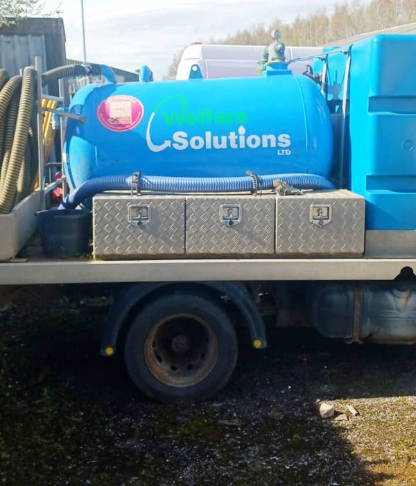 Small vacuum tanker van