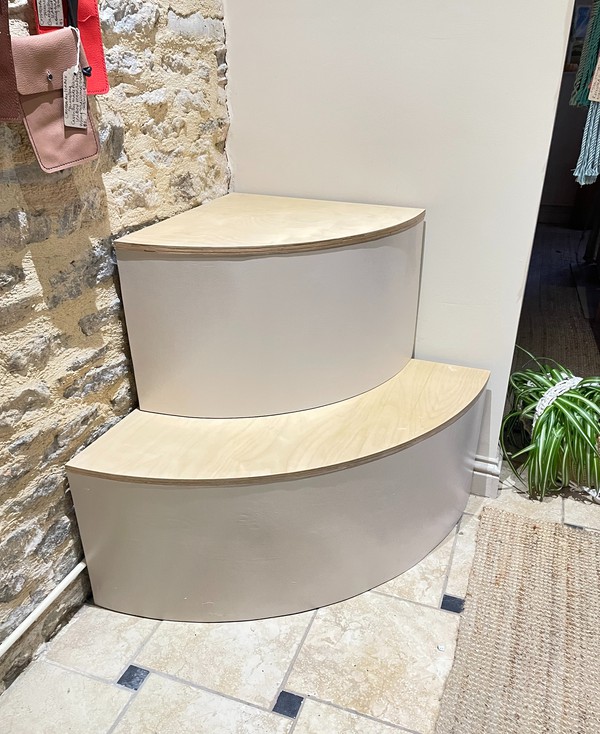 Secondhand 3x Curved Corner Display Units For Sale