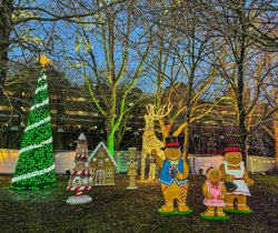 Large Gingerbread Figure Set