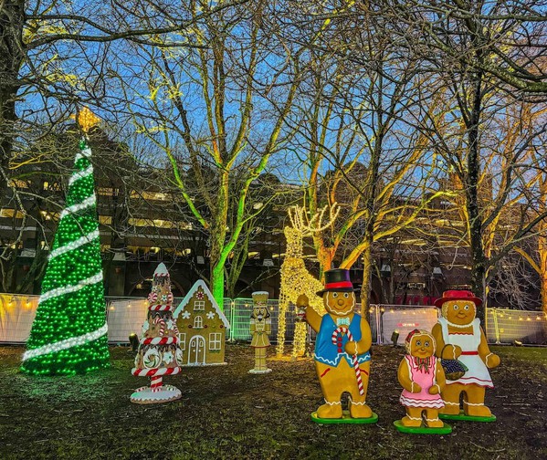 Large Gingerbread Figure Set