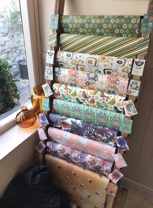 Metal Rung Display Stand Metal Rung Display Stand