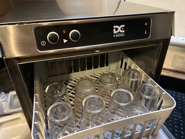 DC EG40 Glasswasher DC EG40 Glasswasher