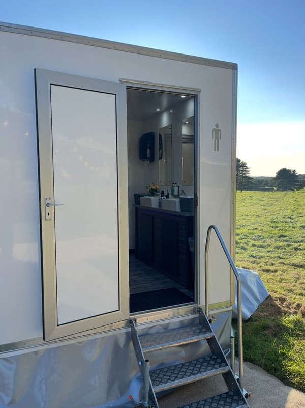 Used 3+1 Luxury Toilet Trailer For Sale