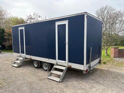 Navy Blue 4+2 Luxury Toilet Trailer