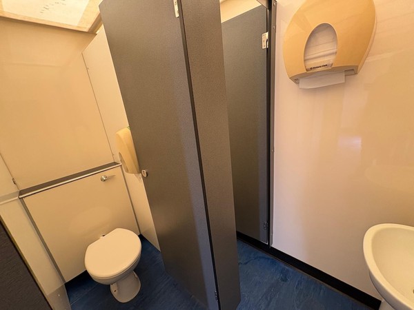 Inside 4+2 Luxury Toilet Trailer