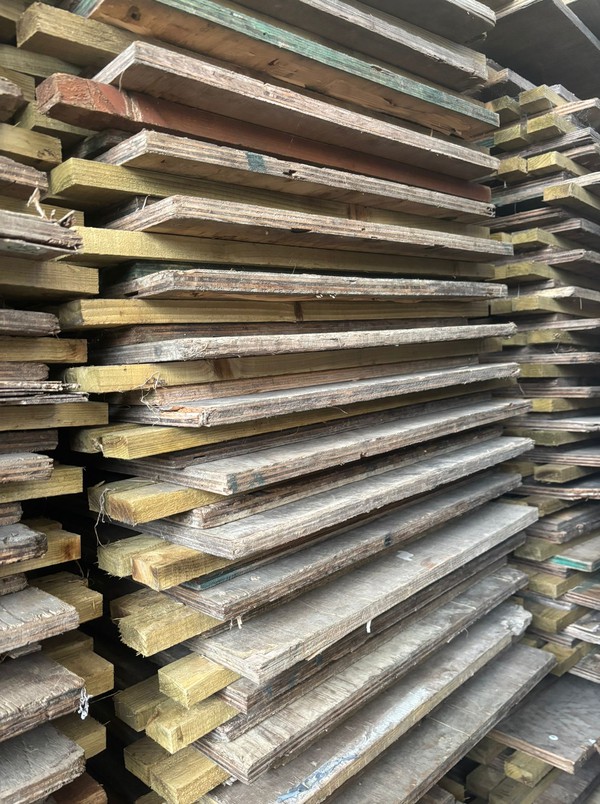 Used 250x 8ft x 2ft Interlocking Plywood Floor Boards