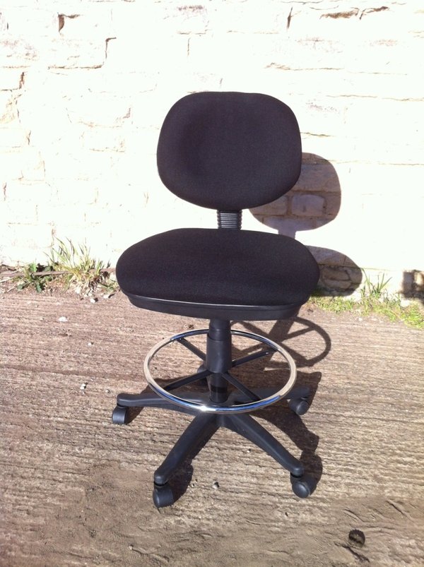 Low position office chair