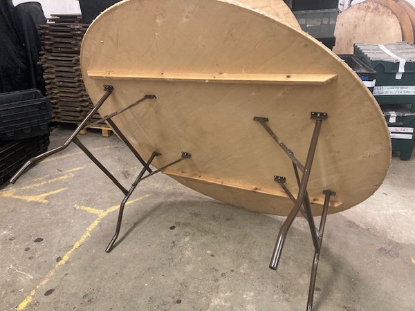 6Ft round table with folding legs and stacking battens