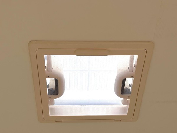 Toilet trailer with roof lights