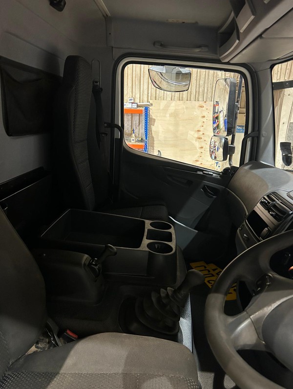 Secondhand Used Mercedes Toilet Service Truck