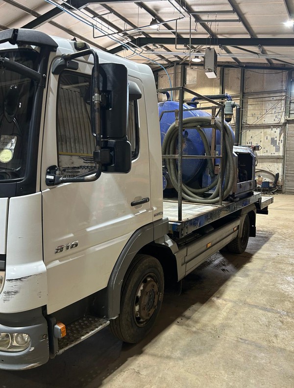 Used Mercedes Toilet Service Truck For Sale