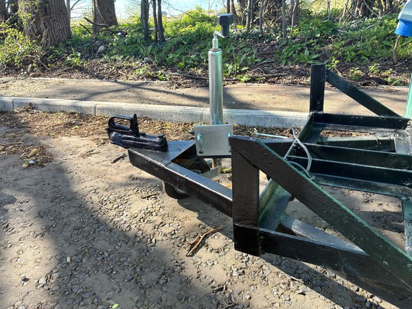 Catering trailer tow hitch