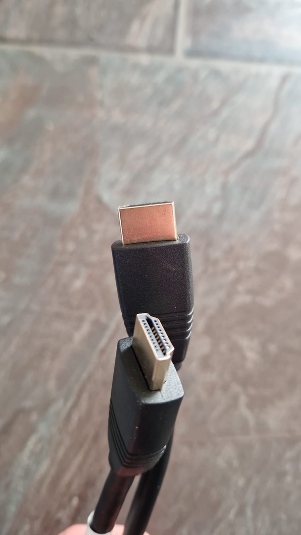 Used 20x HDMI Cables (10m And 5m)