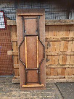 Trestle table with American folding legs