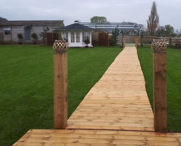 Rustic shower and toilet block for sale