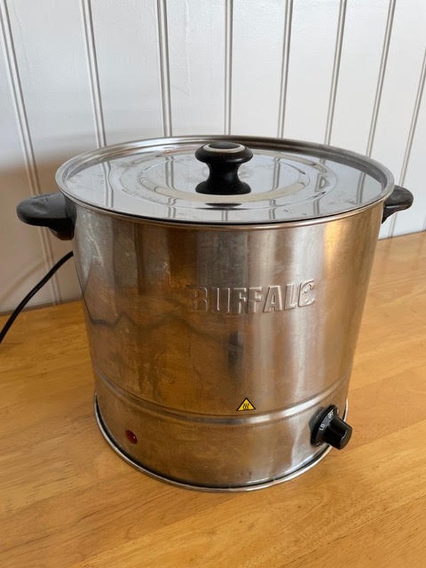 Buffalo CL205 Steamer