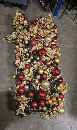 Gold Leaf And Red Bauble Feature For Sale