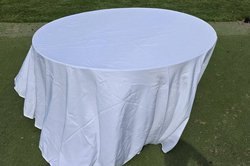 5ft round table with table cloths