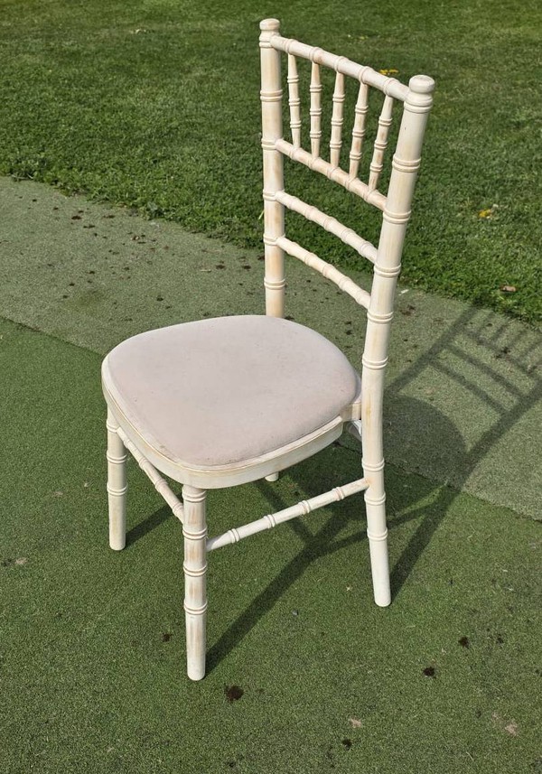 16x Chiavari banqueting chairs