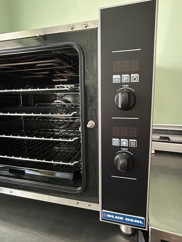 Counter top Blue Seal Turbofan E31D4