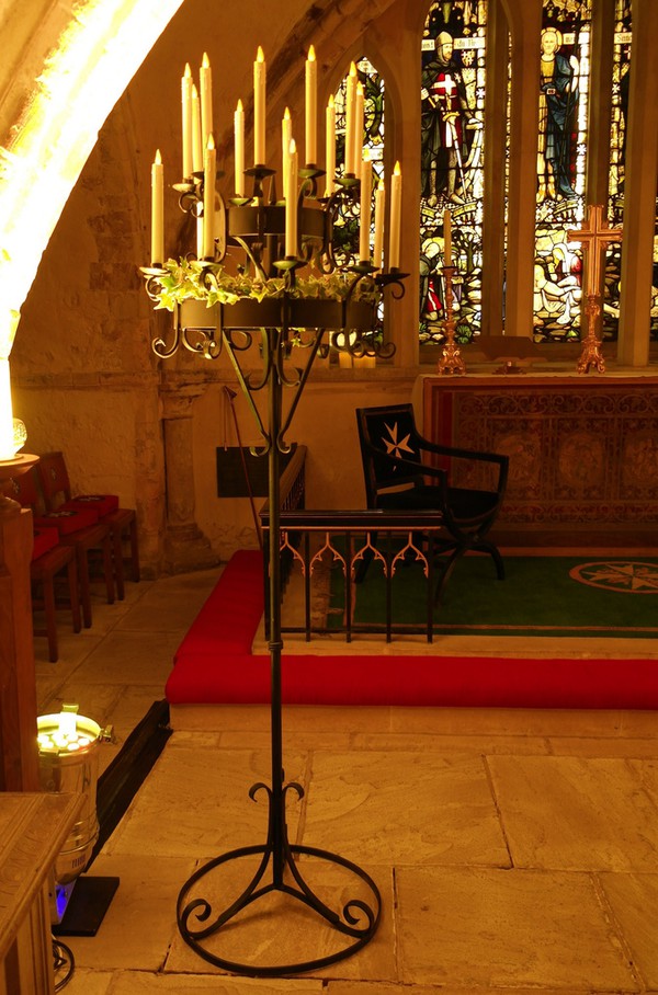 Gothic-style iron candelabra with 20 arms