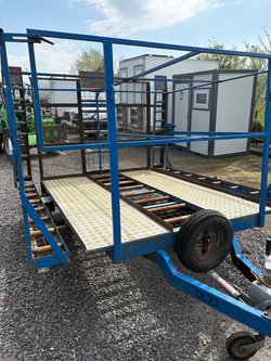 4 Loo Transport trailer for sale