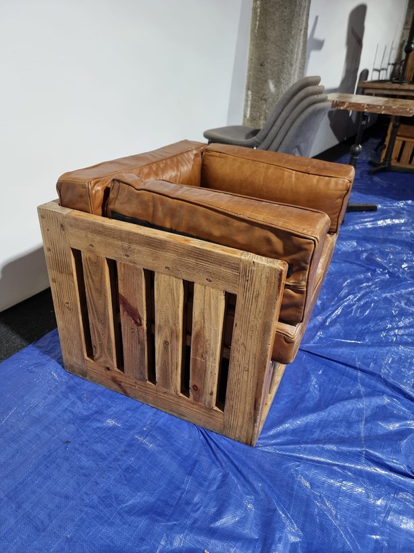 Reclaimed wood pallet chairs