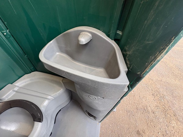 Satellite Maxim hand wash sink