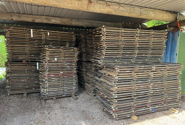 800x 8ft x 2ft Interlocking Wooden Floor Boards For Sale