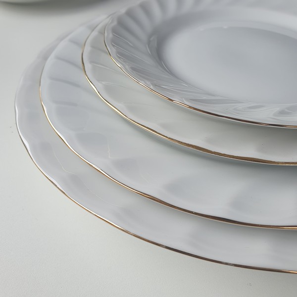 plates with gold edge