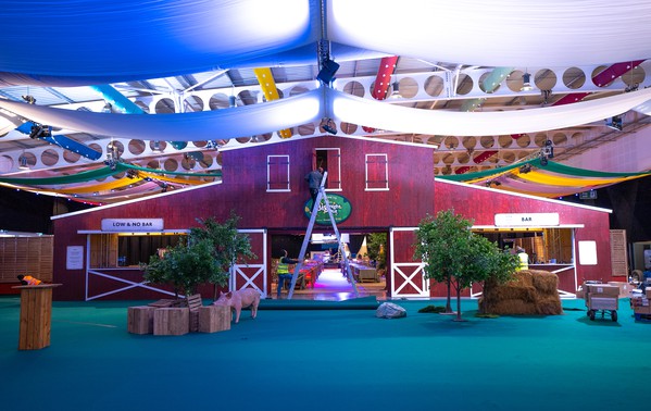 Used Giant American Barn Set Used Giant American Barn Set