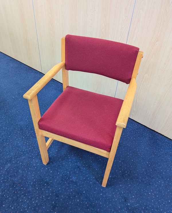 Secondhand 92x Red Linking Church Chairs Secondhand 92x Red Linking Church Chairs