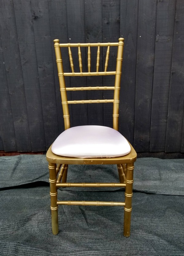 150x Gold Chiavari Chairs For Sale
