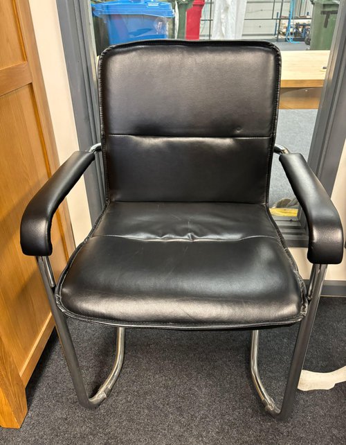 38x Black Leather Reception Chairs For Sale