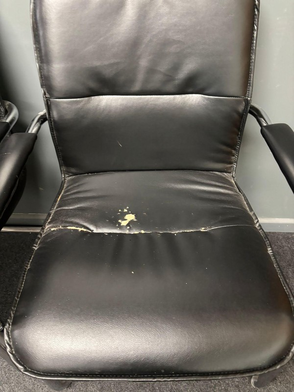 Secondhand 38x Black Leather Reception Chairs Secondhand 38x Black Leather Reception Chairs