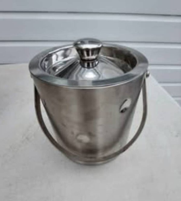 Ice bucket