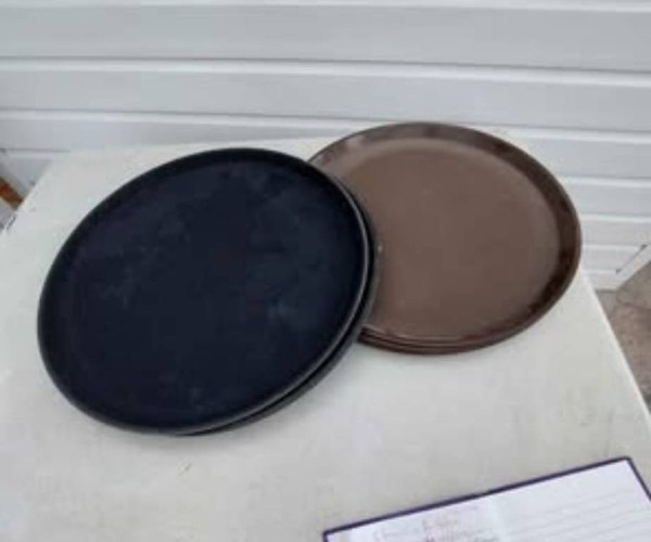 Non slip trays