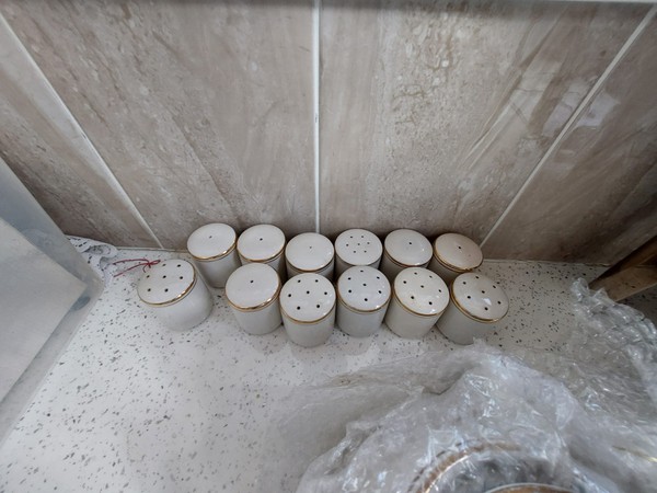 Salt and pepper pots