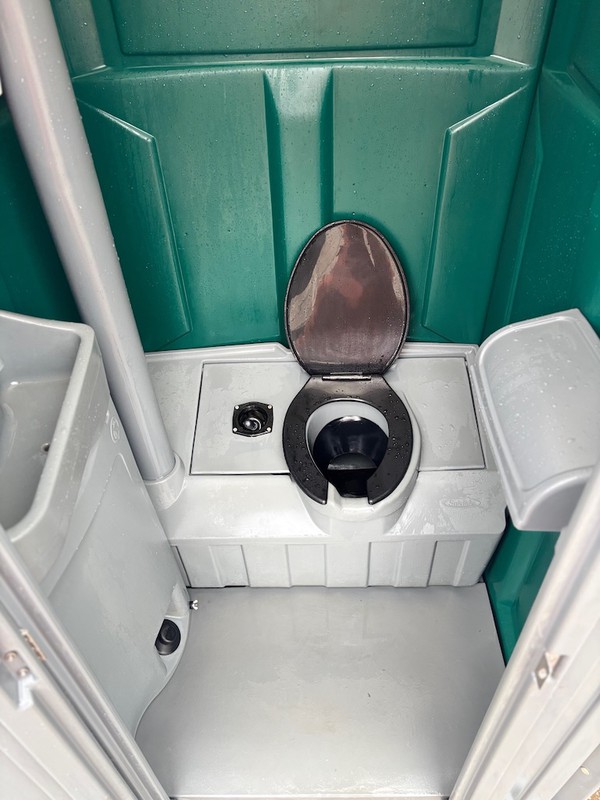 Single Portable toilets