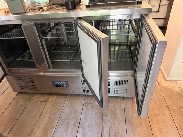Polar G-Series G622 bench / prep fridge Polar G-Series G622 bench / prep fridge