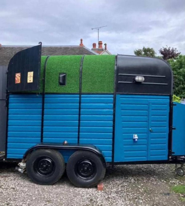 Twin wheel rice horse box catering trailer Twin wheel rice horse box catering trailer