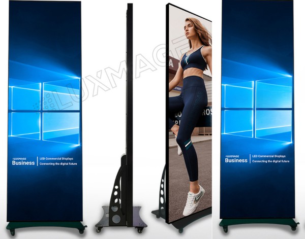 Digital Screen Towers 2x With Flight Case For Sale