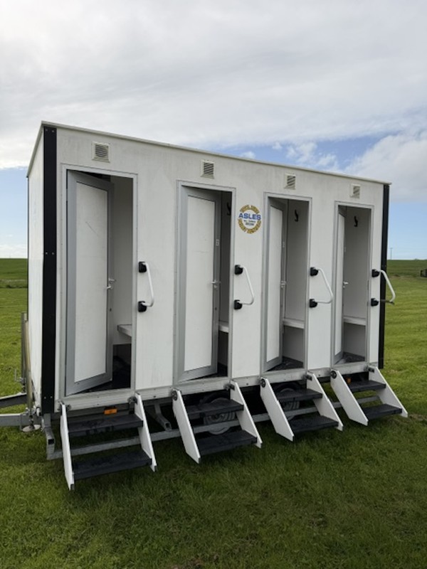 4 Bay Shower Trailer