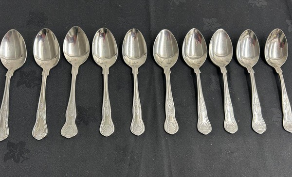 Kings Pattern Dessert Spoons